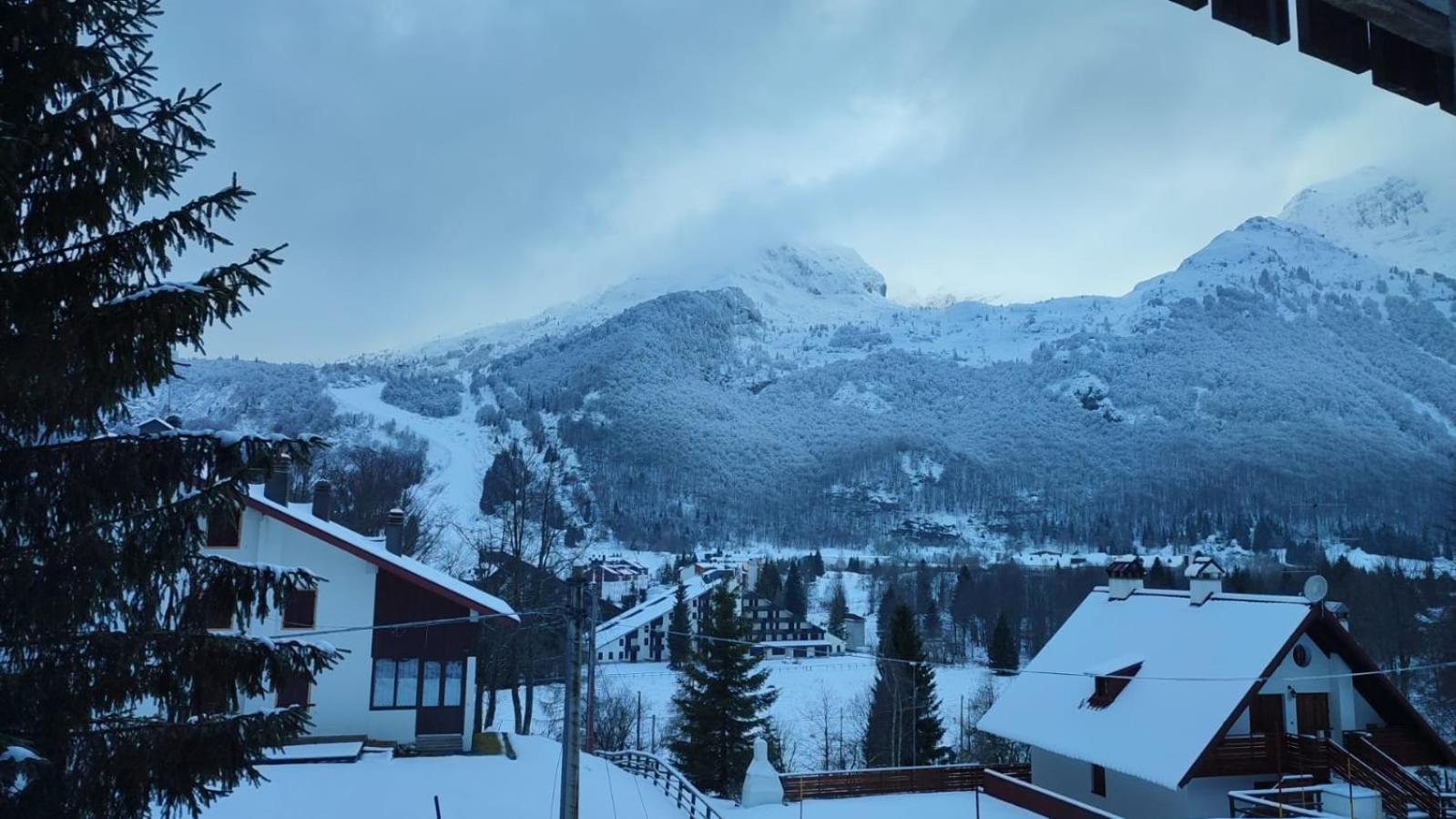 La Finestrella Alpina Appartement Piancavallo Buitenkant foto